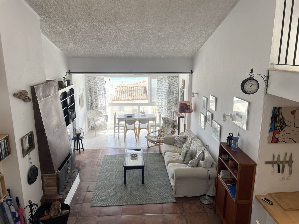 2 Bedroom Apartment for Sale in Estepona — 6