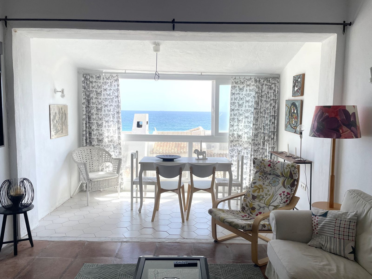 2 Bedroom Apartment for Sale in Estepona — 7