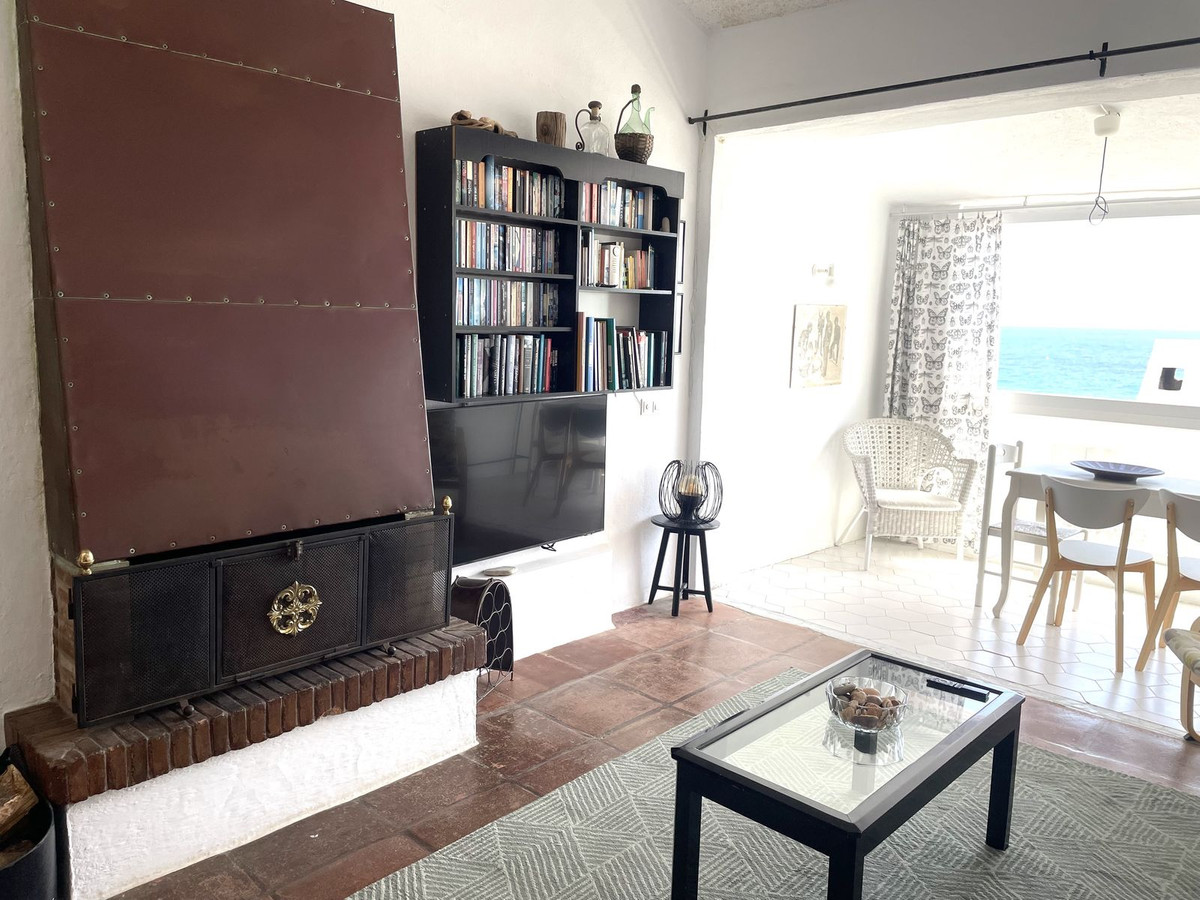 2 Bedroom Apartment for Sale in Estepona — 9