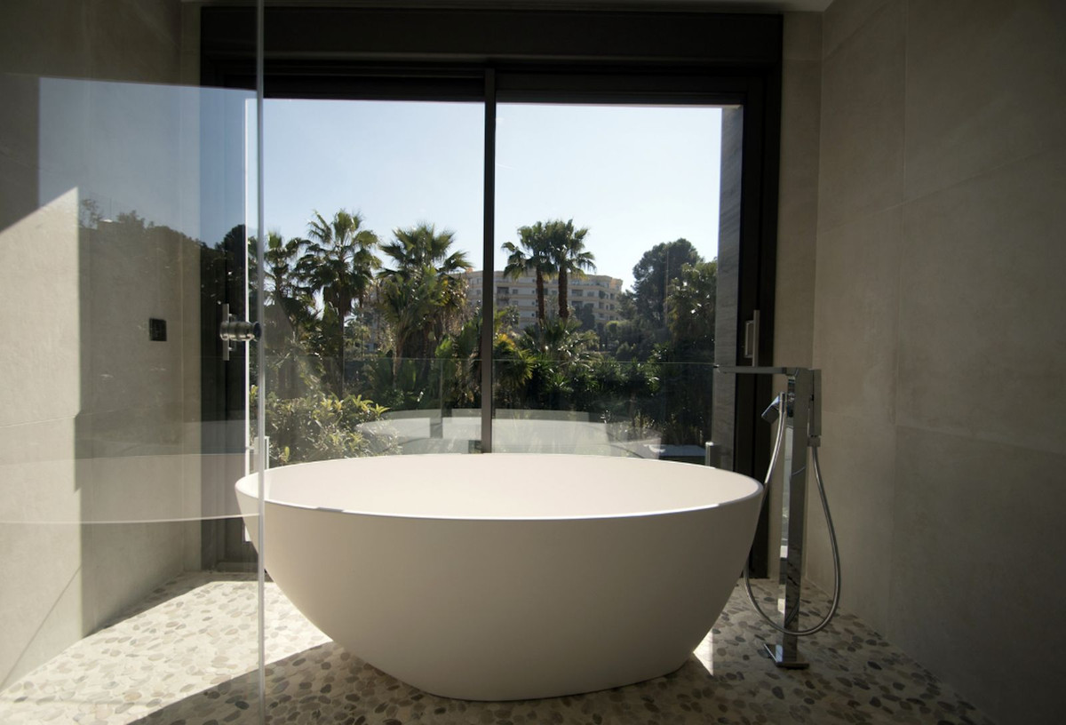 5 Bedroom Villa for Sale in Nueva Andalucía — 9