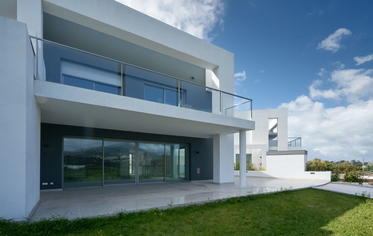 4 Bedroom Villa for Sale in San Pedro de Alcántara — 2