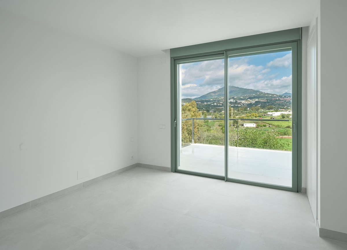 4 Bedroom Villa for Sale in San Pedro de Alcántara — view 10