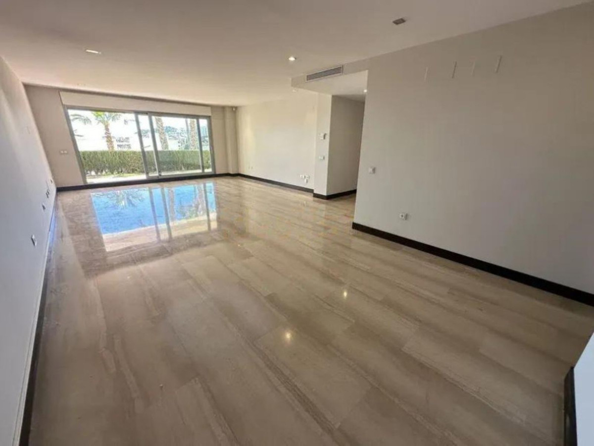 2 Bedroom Apartment for Sale in Marbella — 6