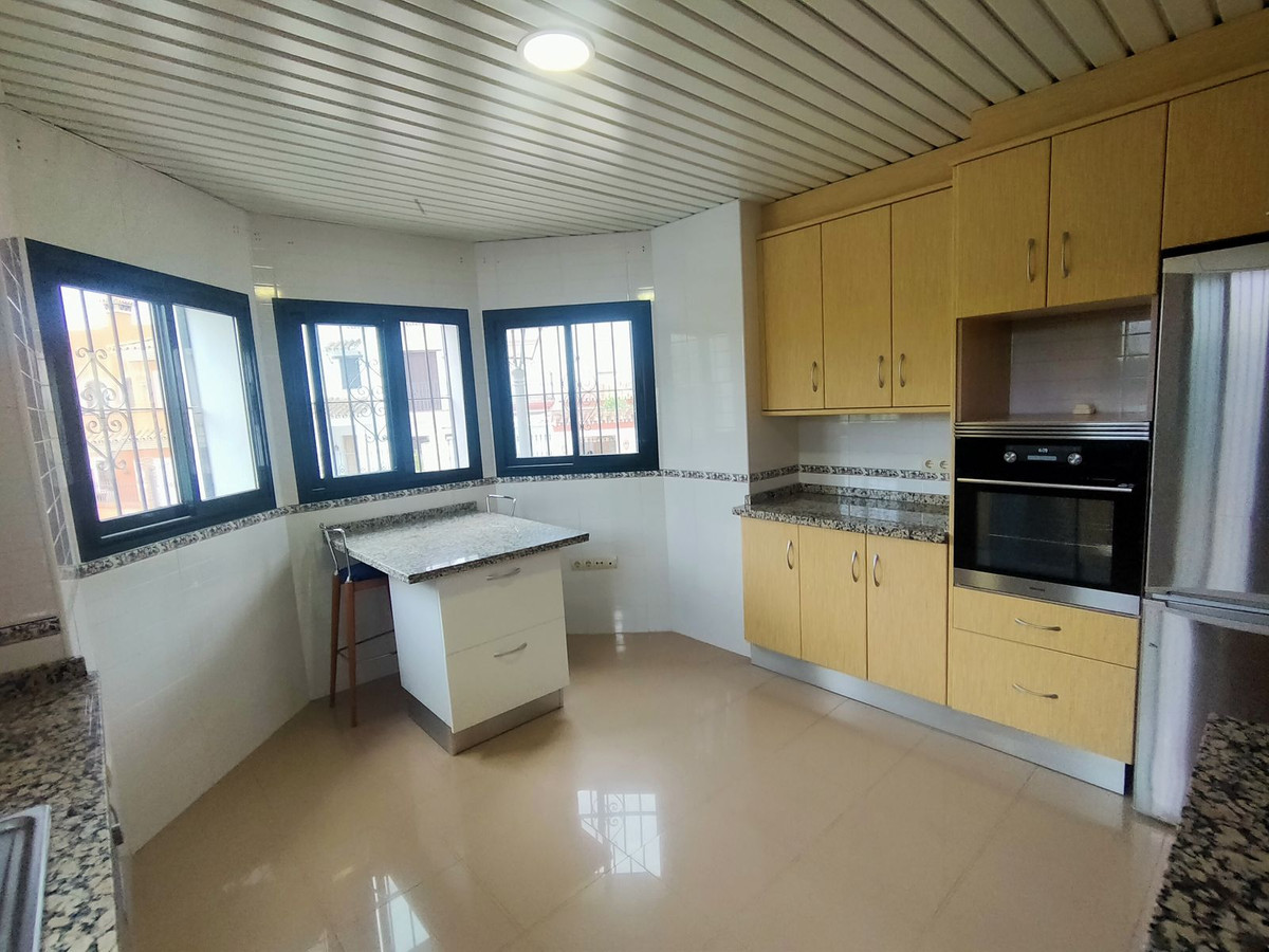 4 Bedroom Villa for Sale in Cancelada — 4