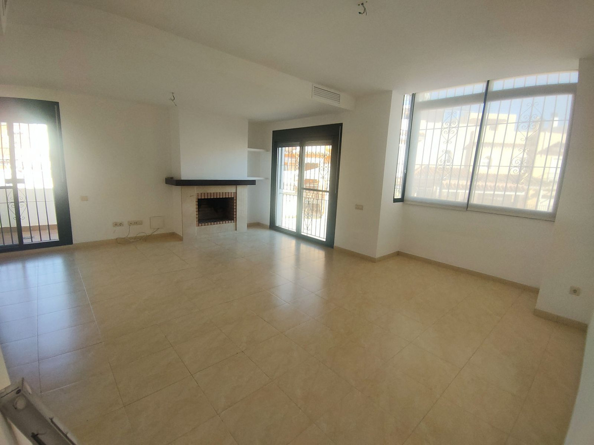 4 Bedroom Villa for Sale in Cancelada — 6