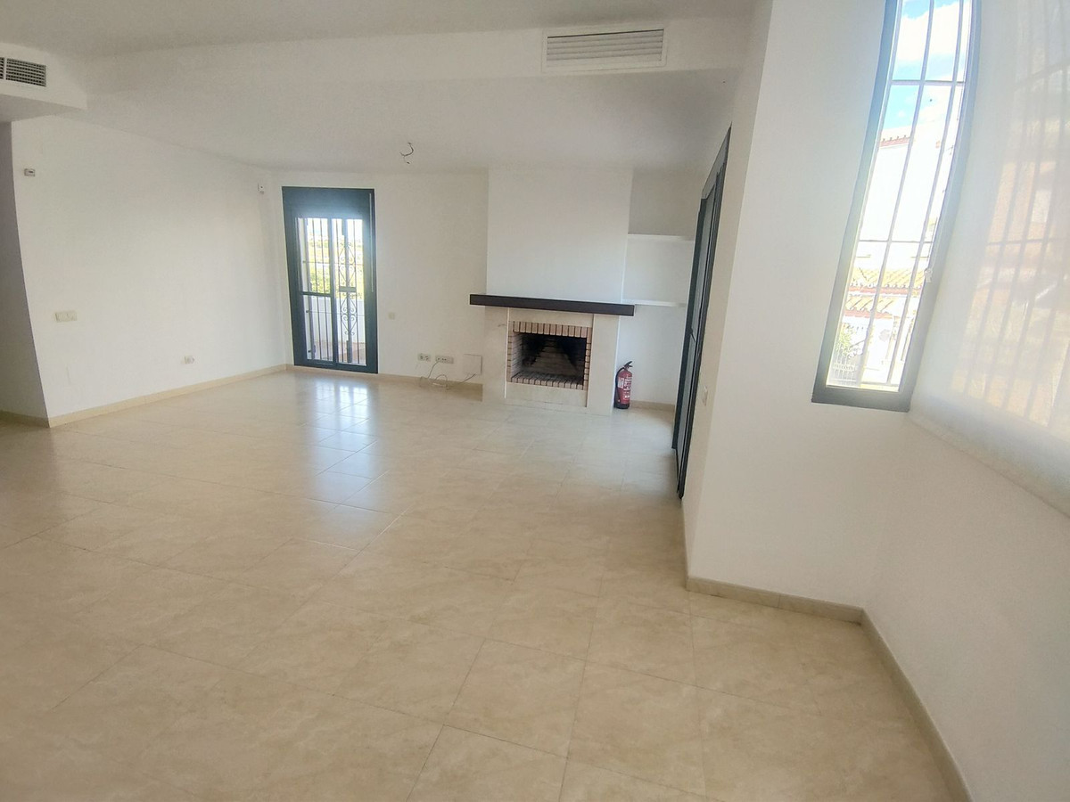 4 Bedroom Villa for Sale in Cancelada — 7