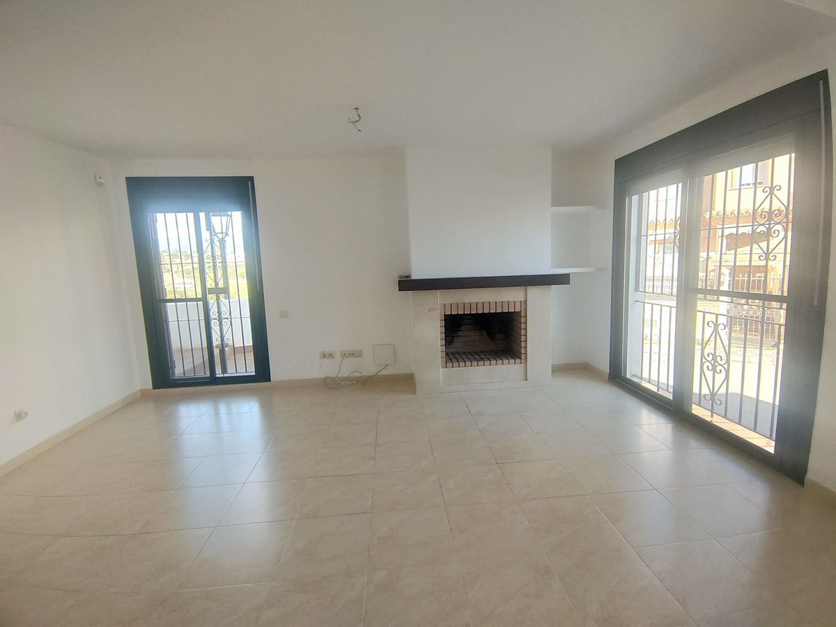 4 Bedroom Villa for Sale in Cancelada — 8