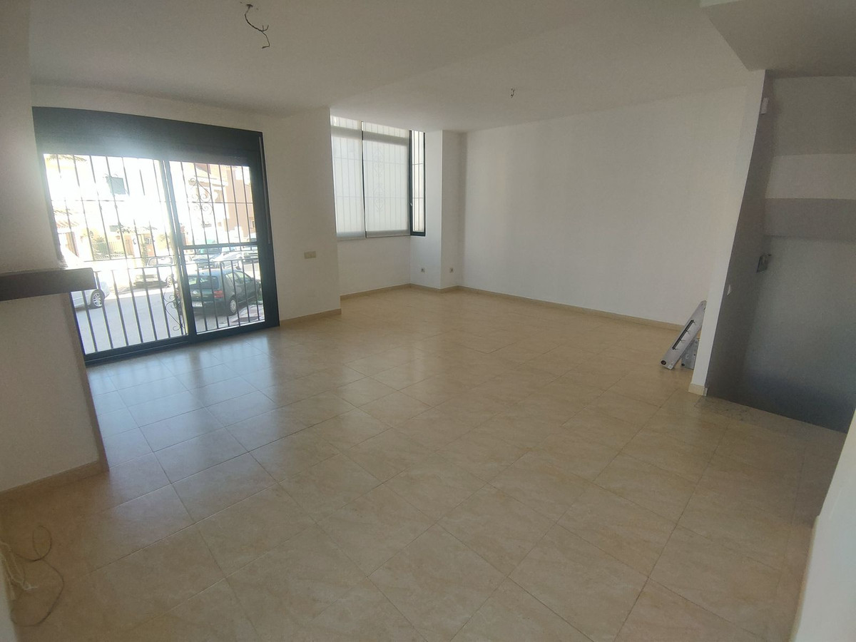 4 Bedroom Villa for Sale in Cancelada — 9