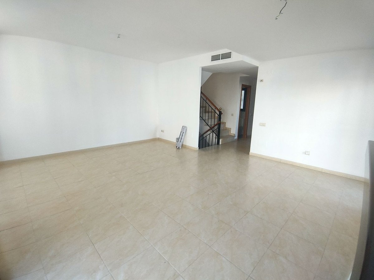 4 Bedroom Villa for Sale in Cancelada — view 10