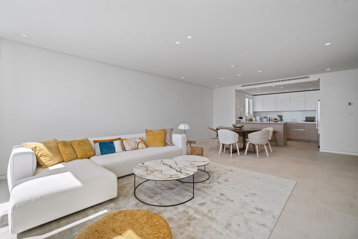 3 Bedroom Apartment for Sale in Marbella — view 10