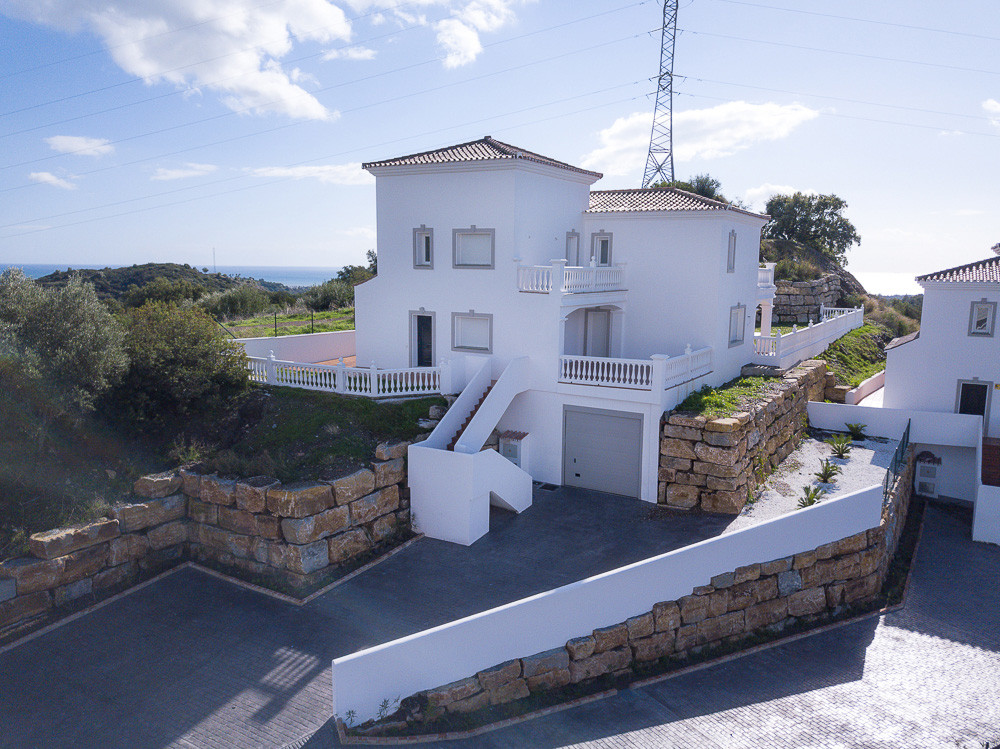 4 Bedroom Villa for Sale in Estepona