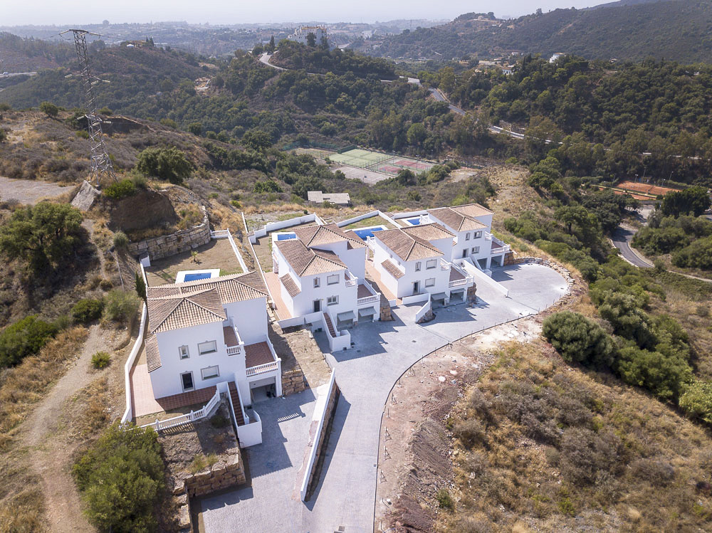4 Bedroom Villa for Sale in Estepona — 2