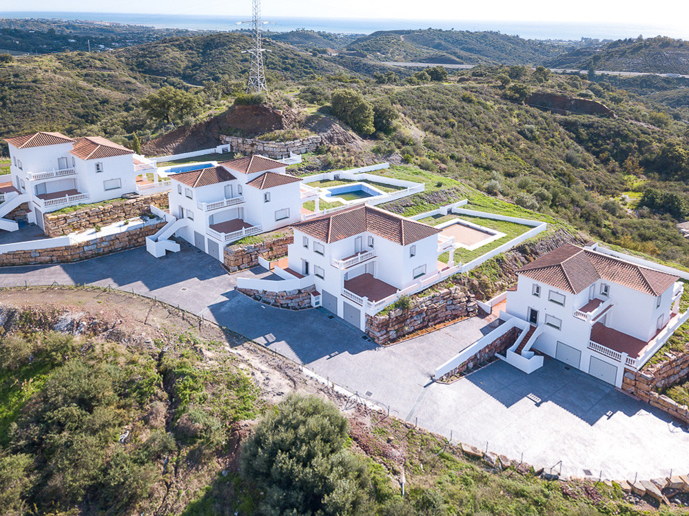 4 Bedroom Villa for Sale in Estepona — 3