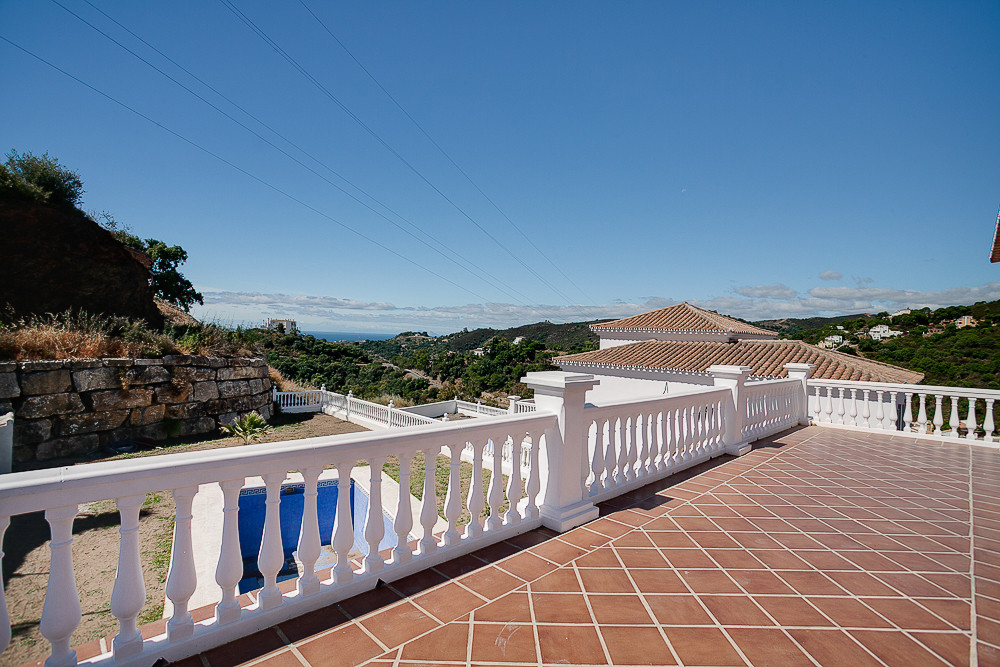 4 Bedroom Villa for Sale in Estepona — view 10