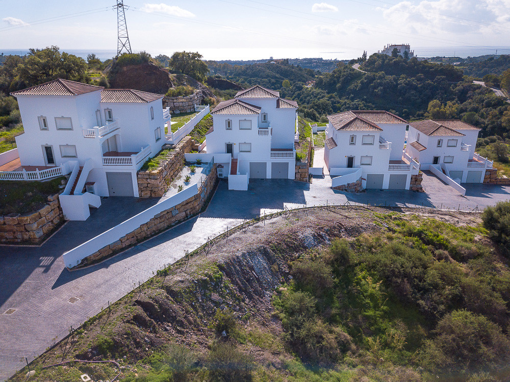 4 Bedroom Villa for Sale in Estepona — 3