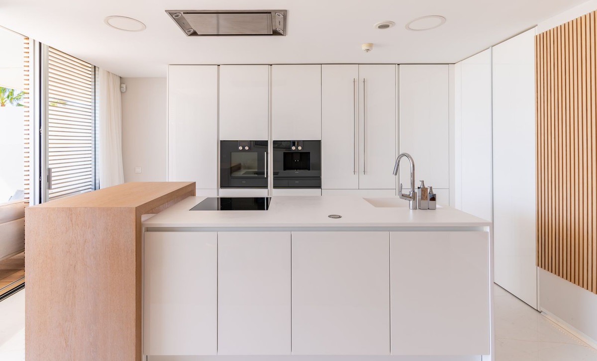 2 Bedroom Apartment for Sale in Estepona — 7
