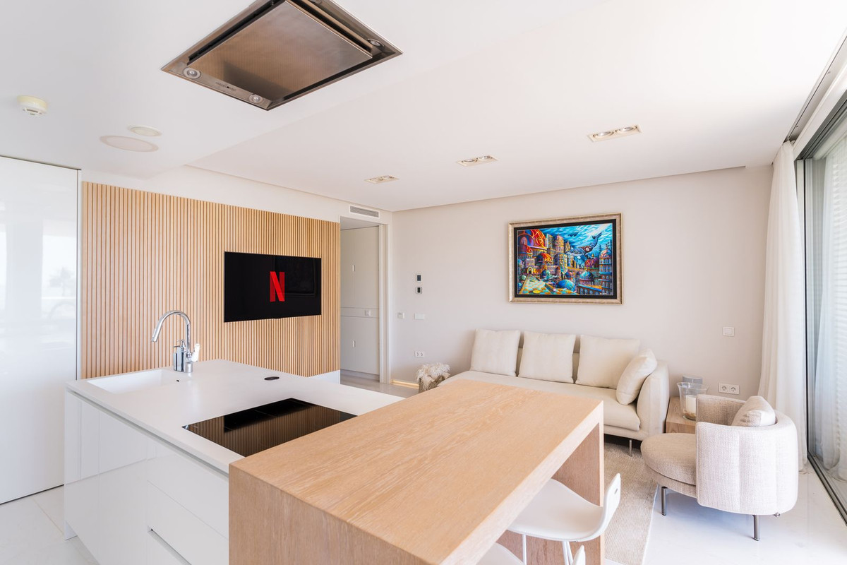 2 Bedroom Apartment for Sale in Estepona — 9