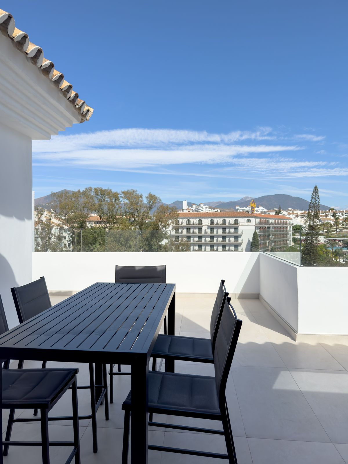 2 Bedroom Apartment for Sale in Puerto Banús — 3