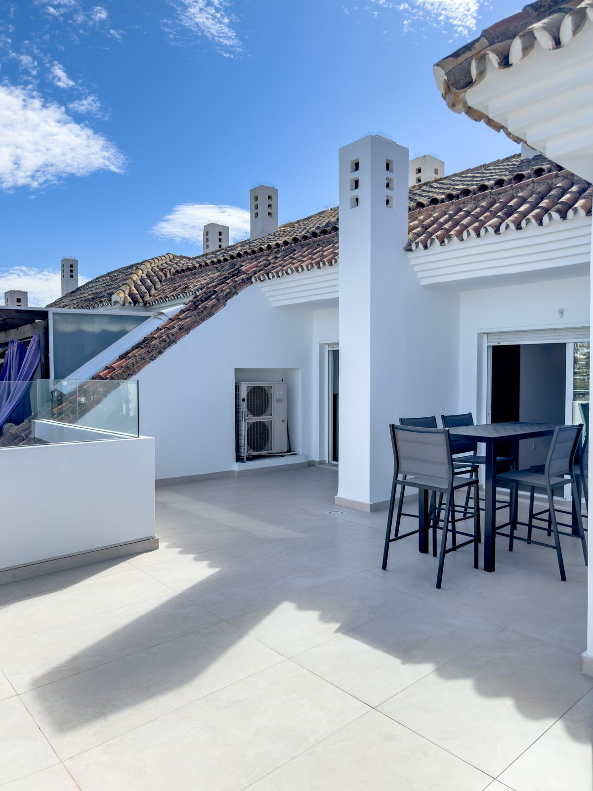 2 Bedroom Apartment for Sale in Puerto Banús — 4