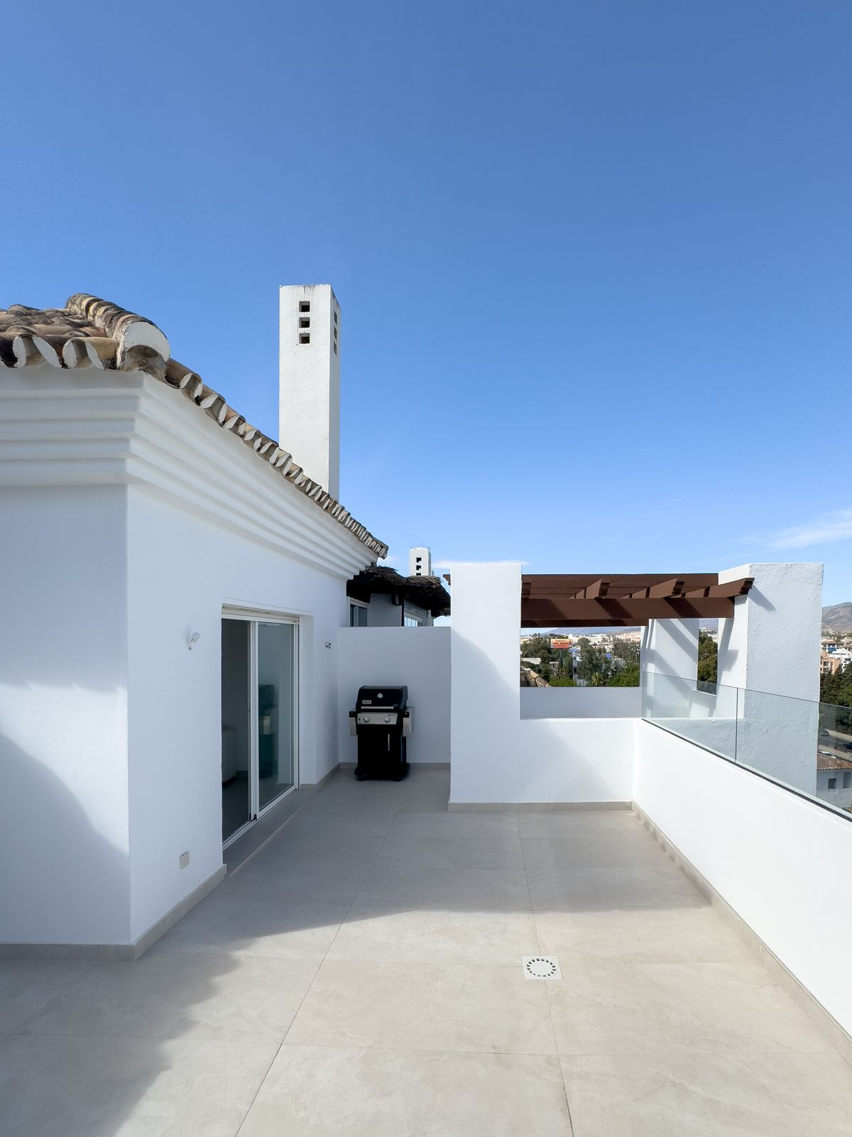 2 Bedroom Apartment for Sale in Puerto Banús — 5