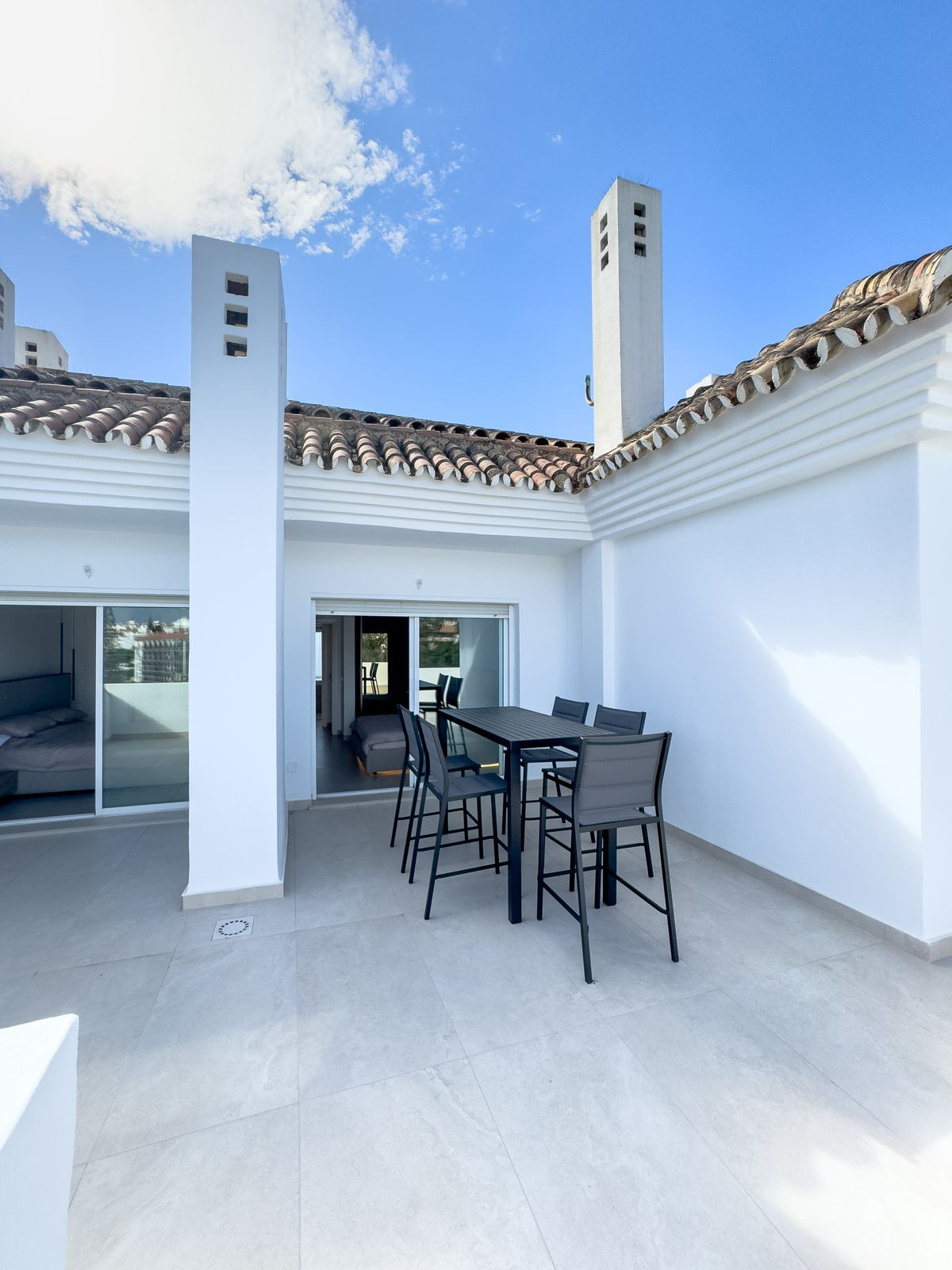 2 Bedroom Apartment for Sale in Puerto Banús — 7