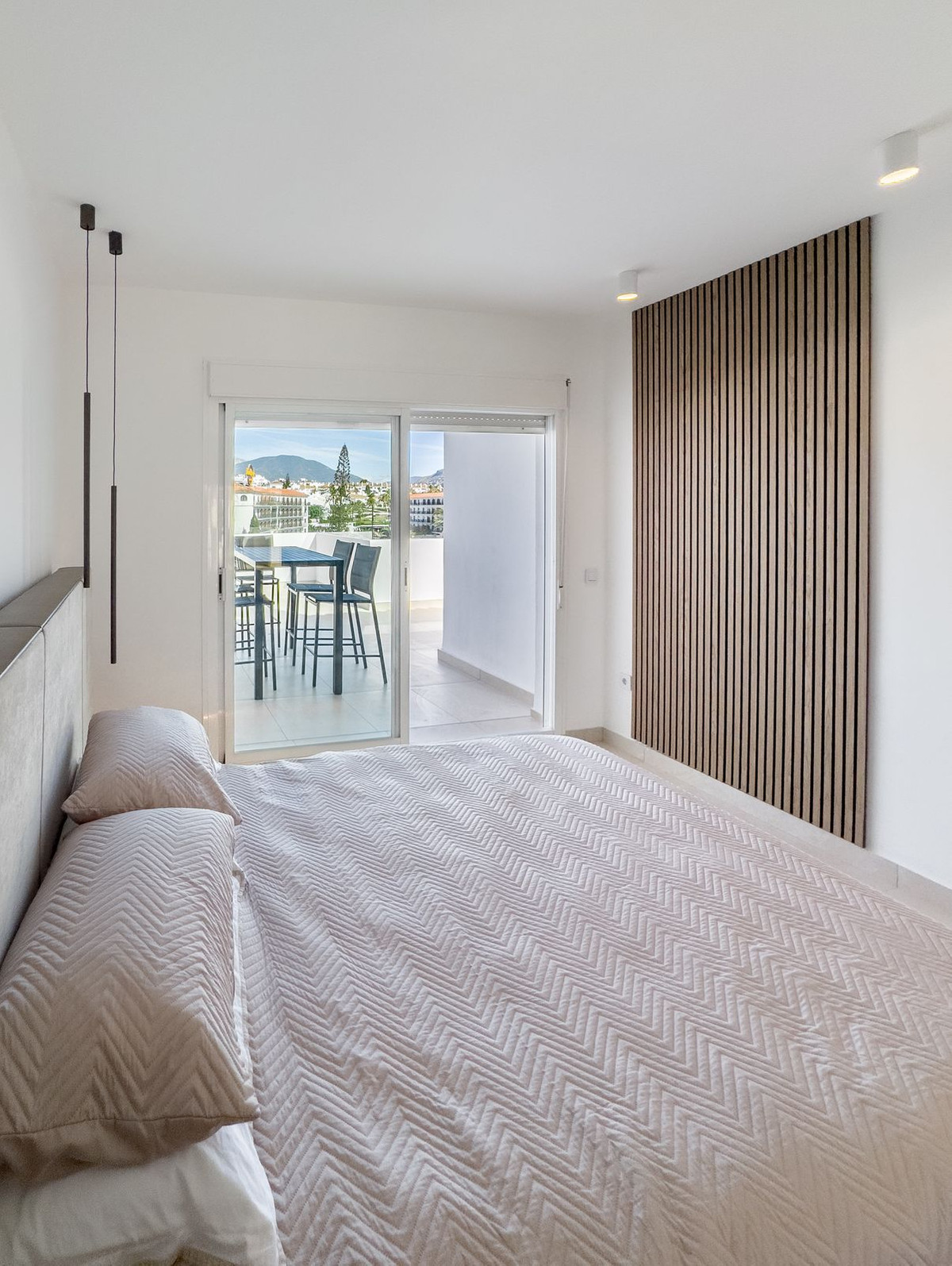 2 Bedroom Apartment for Sale in Puerto Banús — view 10
