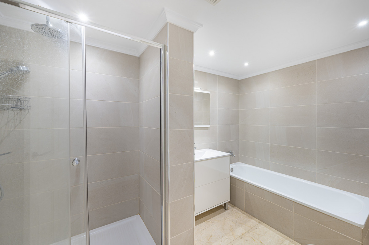 1 Bedroom Apartment for Sale in The Golden Mile — view 10