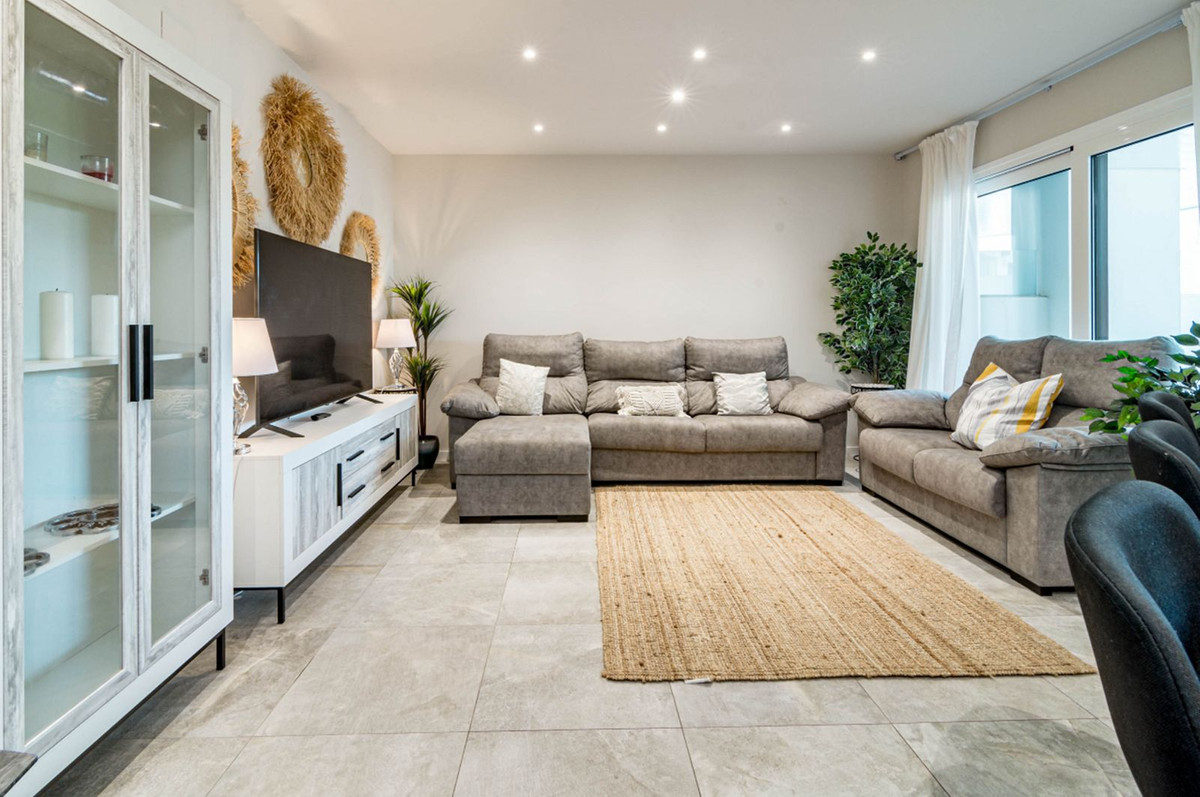 3 Bedroom Apartment for Sale in Marbella — 3