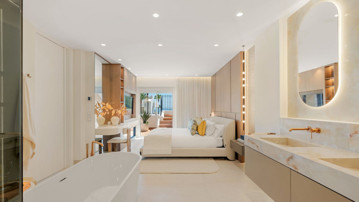 3 Bedroom Apartment for Sale in New Golden Mile — view 12