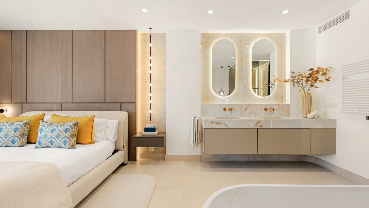 3 Bedroom Apartment for Sale in New Golden Mile — view 13