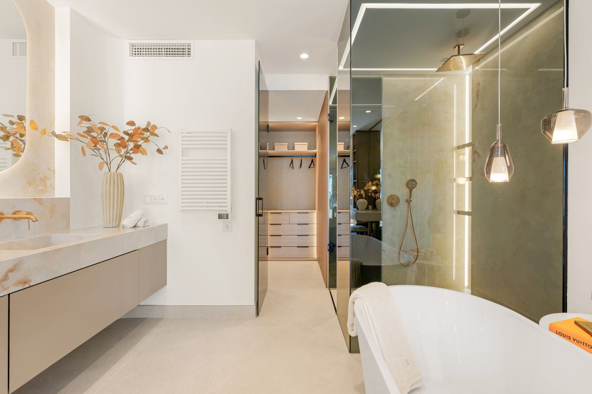 3 Bedroom Apartment for Sale in New Golden Mile — view 18
