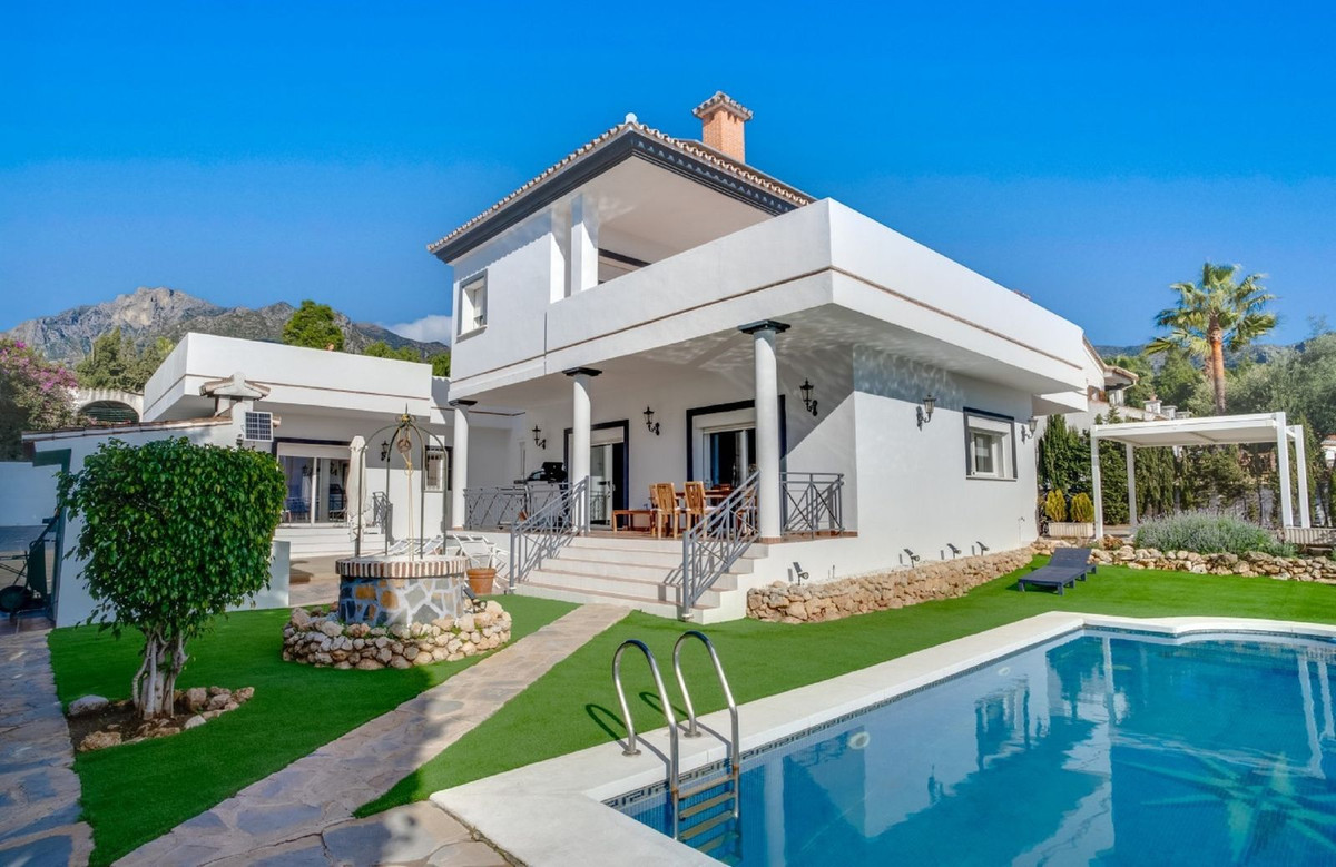 5 Bedroom Villa for Sale in Marbella