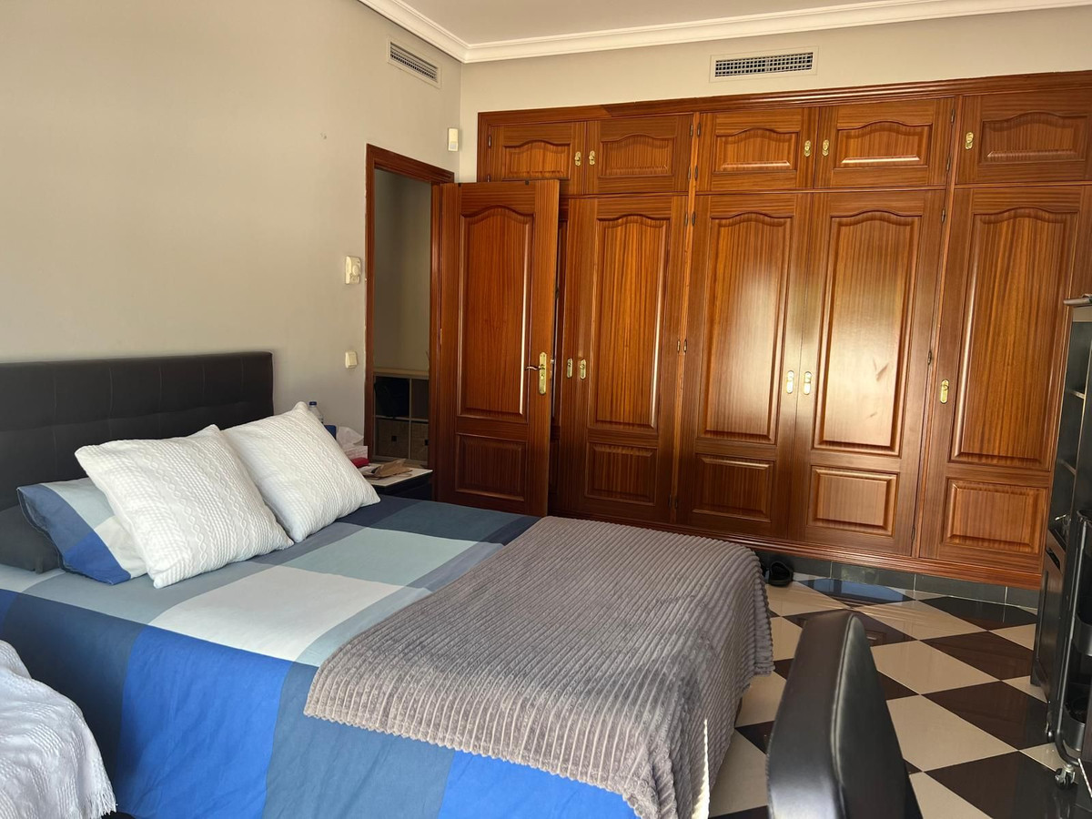 5 Bedroom Villa for Sale in Marbella — 7