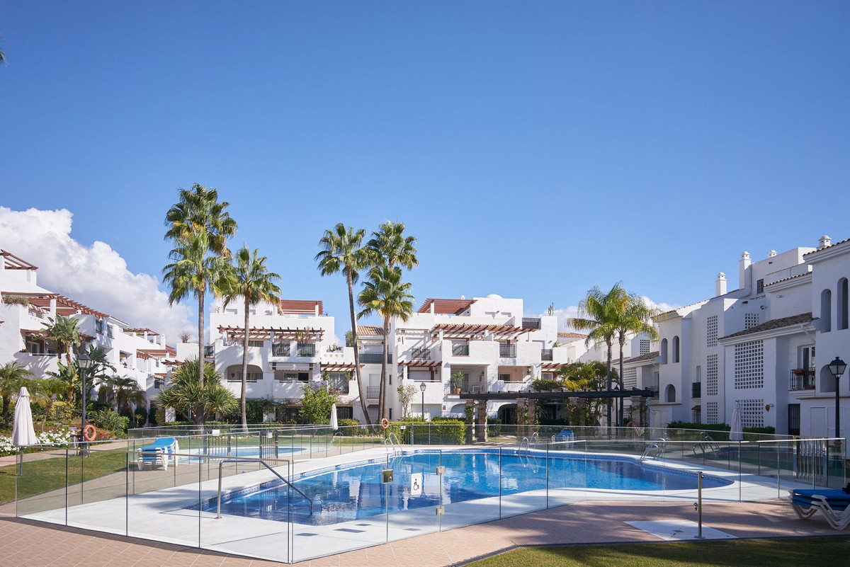 3 Bedroom Apartment for Sale in San Pedro de Alcántara — 2