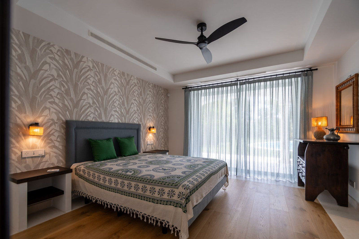 7 Bedroom Villa for Sale in Guadalmina Baja — view 15