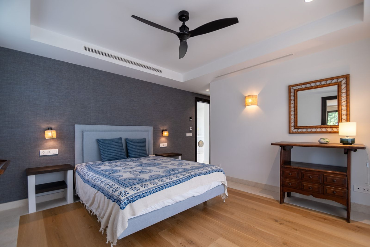 7 Bedroom Villa for Sale in Guadalmina Baja — view 19