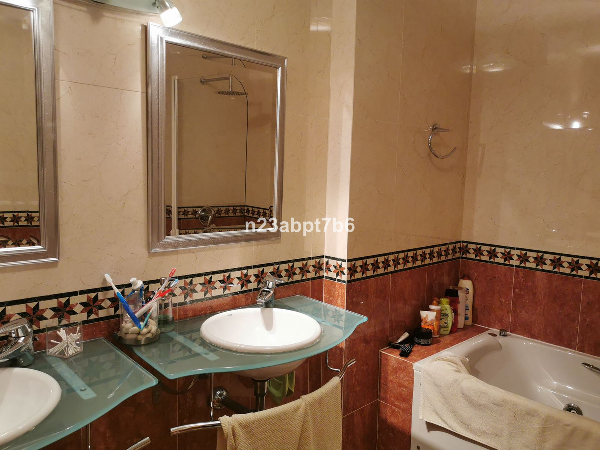 3 Bedroom Apartment for Sale in Aloha — view 10