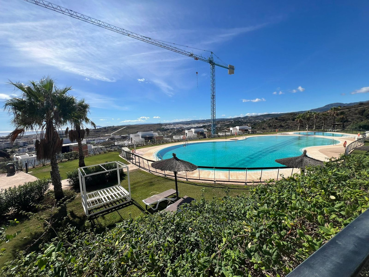 4 Bedroom Apartment for Sale in Estepona — 6
