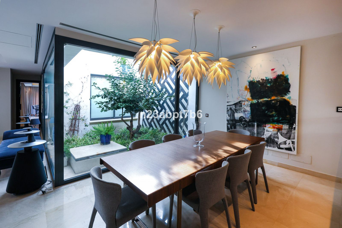4 Bedroom Villa for Sale in Puerto Banús — 5