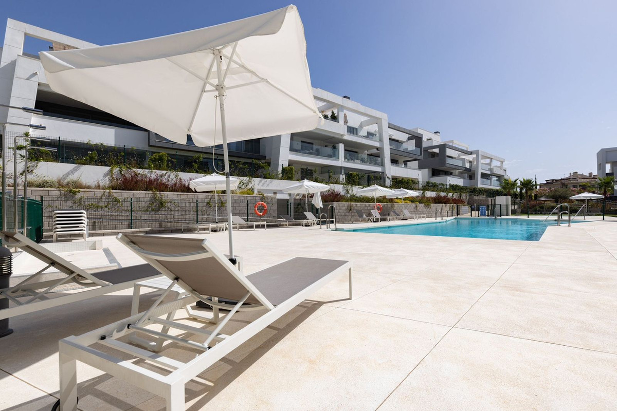 2 Bedroom Apartment for Sale in Estepona