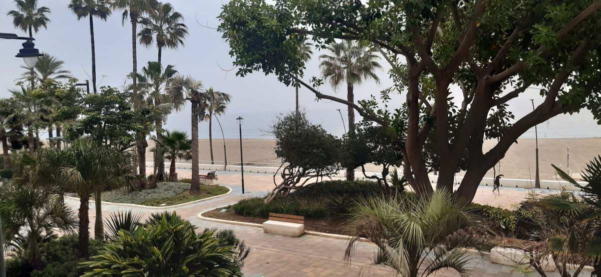 2 Bedroom Apartment for Sale in Estepona