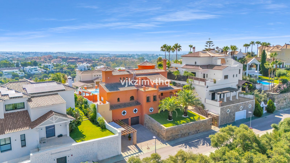 5 Bedroom Villa for Sale in Benahavís — 3