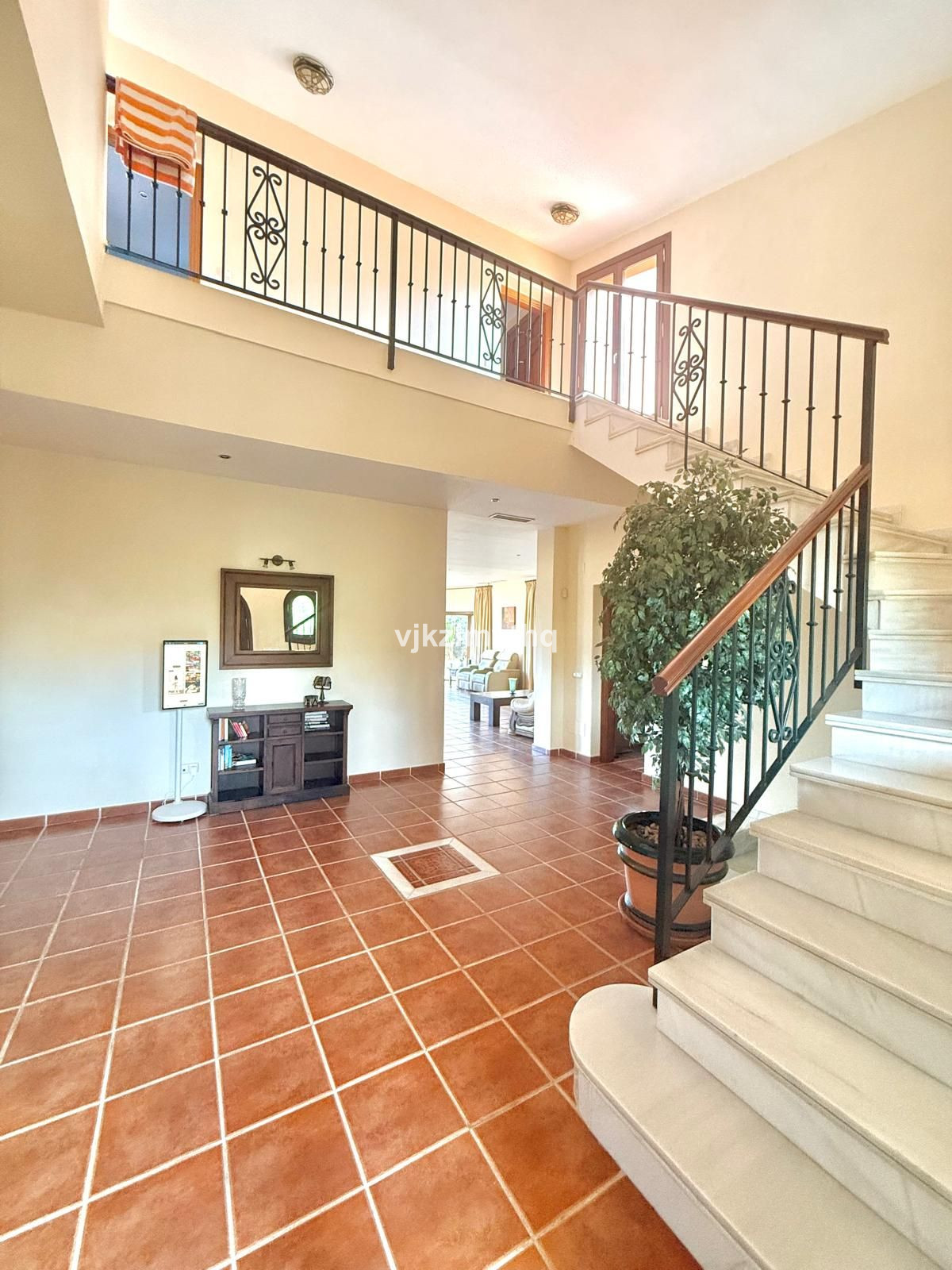 5 Bedroom Villa for Sale in Benahavís — 7