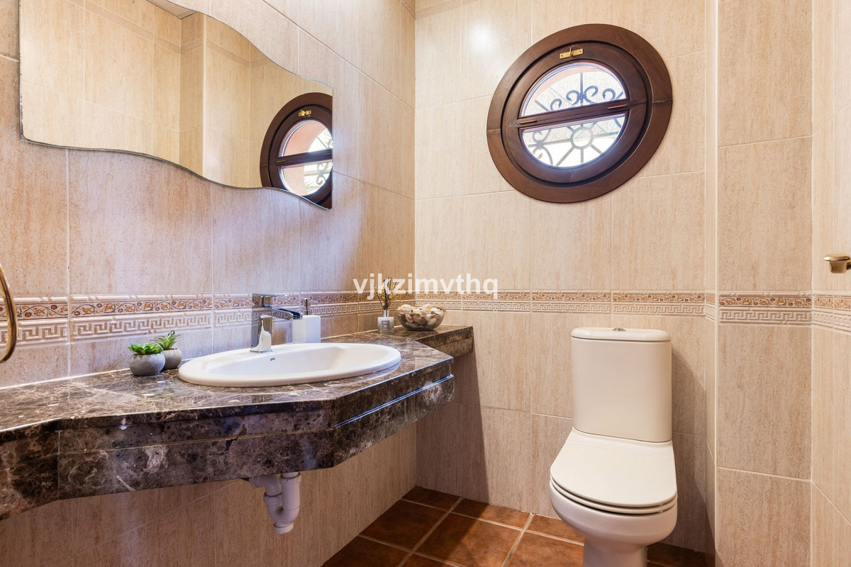5 Bedroom Villa for Sale in Benahavís — 8