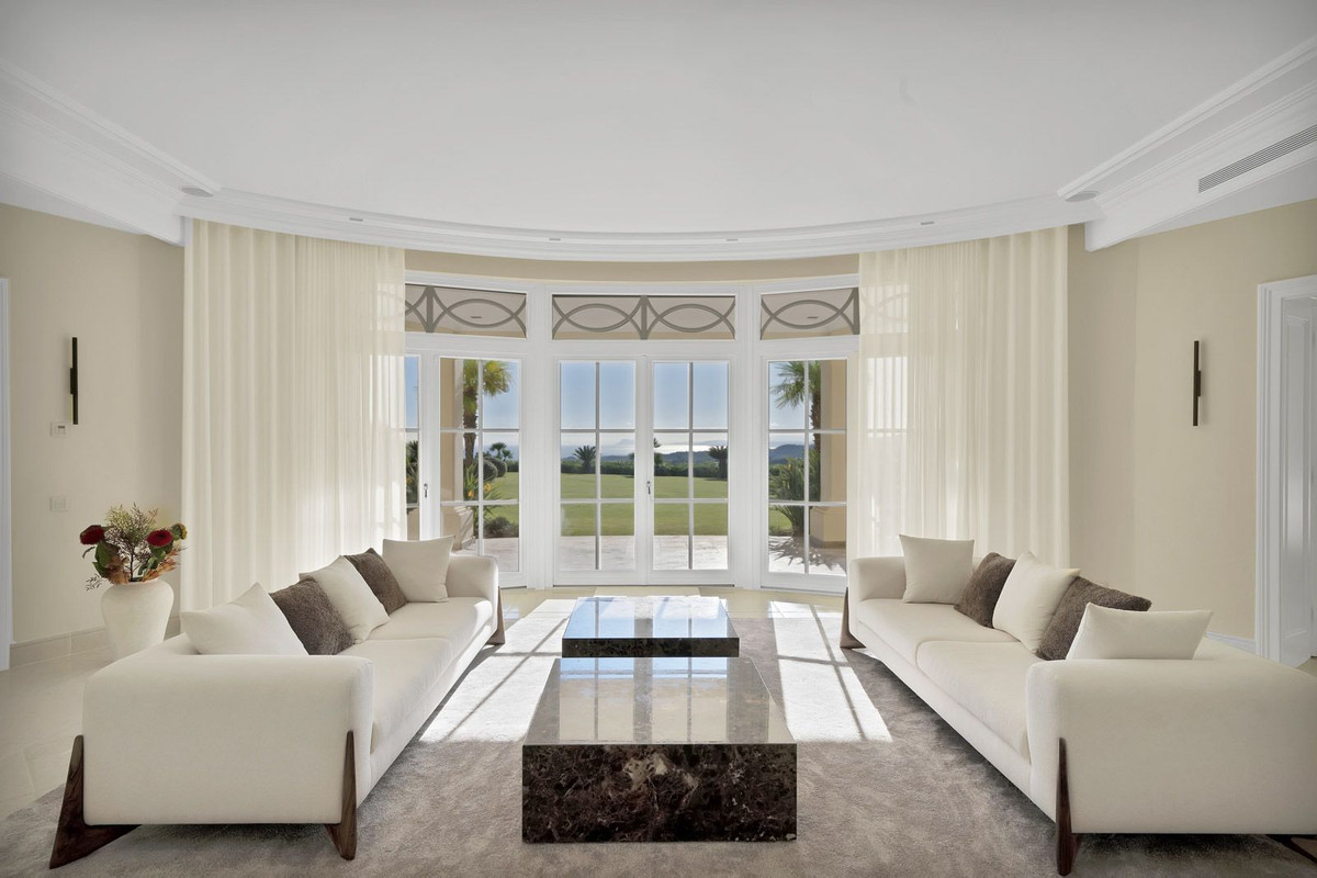 5 Bedroom Villa for Sale in Benahavís — 3