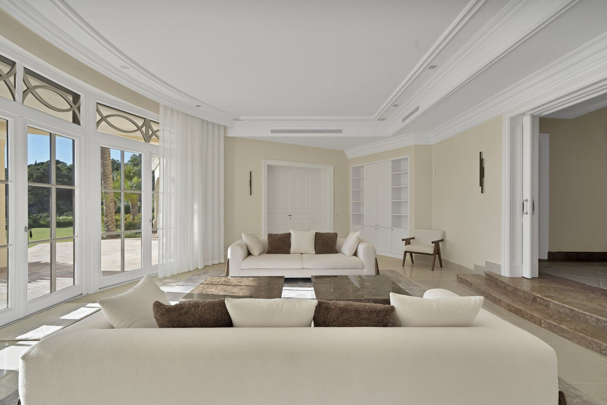 5 Bedroom Villa for Sale in Benahavís — 4