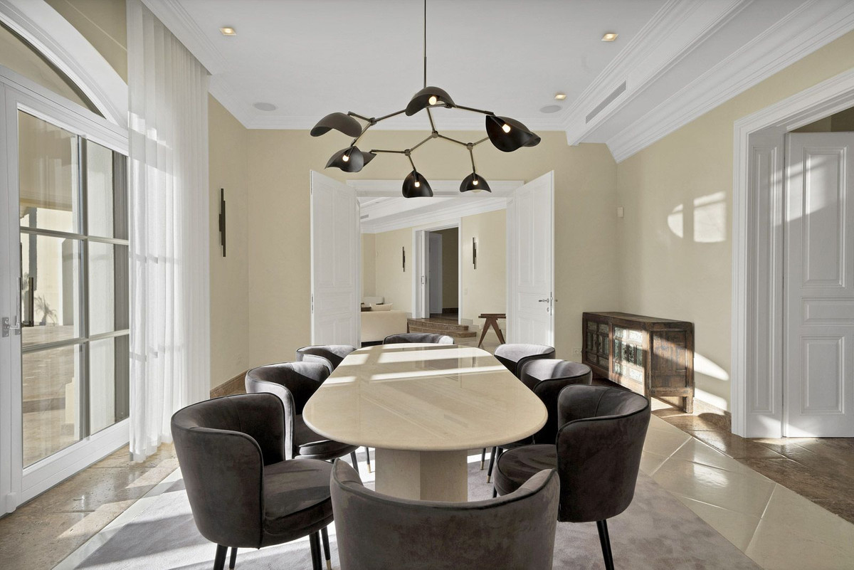 5 Bedroom Villa for Sale in Benahavís — 7