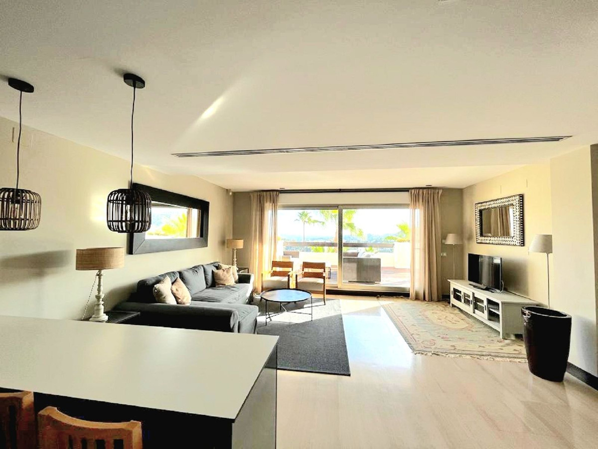 1 Bedroom Apartment for Sale in Benahavís — 4