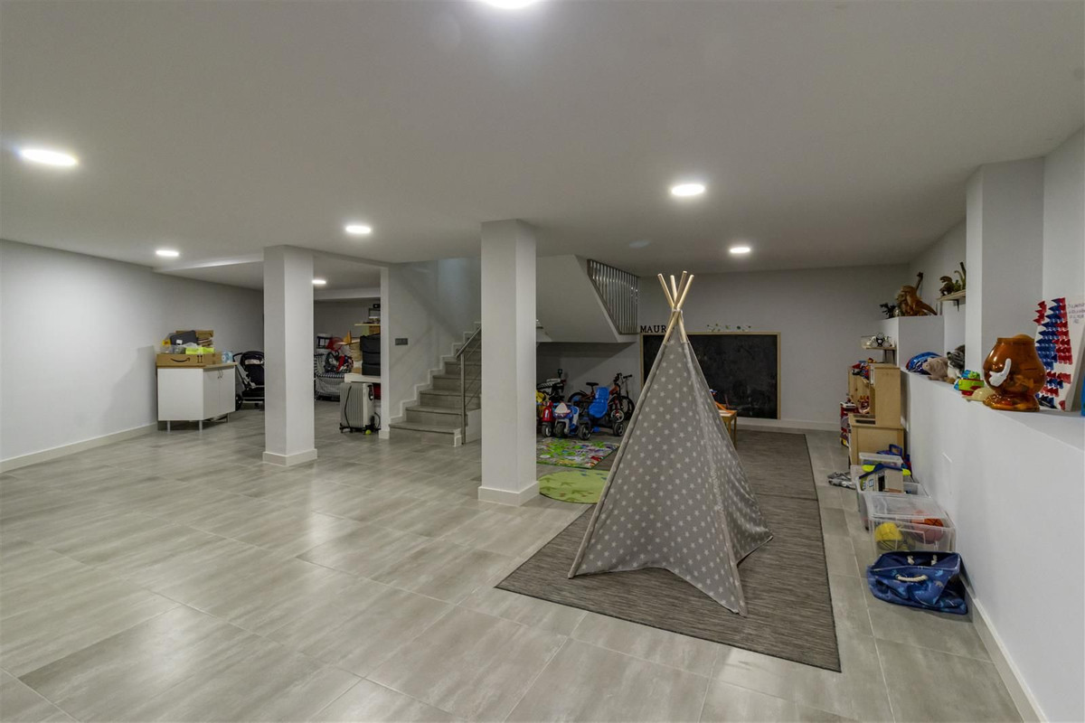 3 Bedroom Villa for Sale in San Pedro de Alcántara — view 15