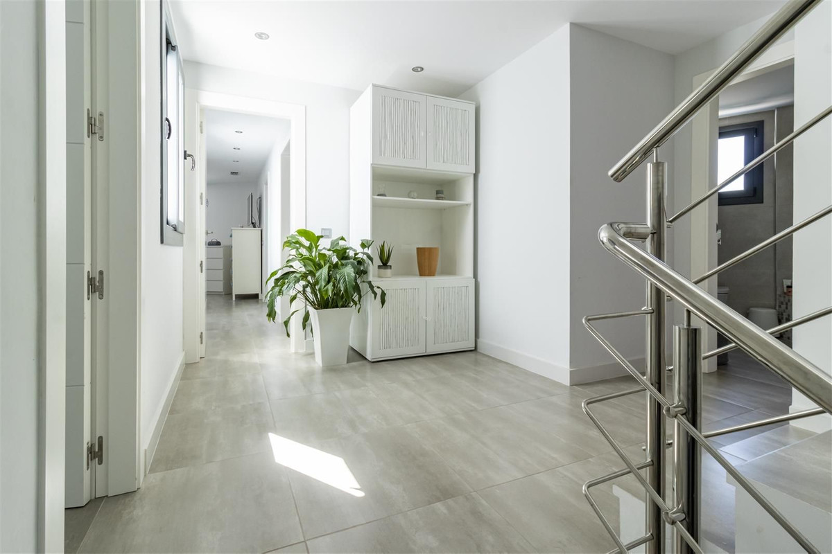 3 Bedroom Villa for Sale in San Pedro de Alcántara — view 16